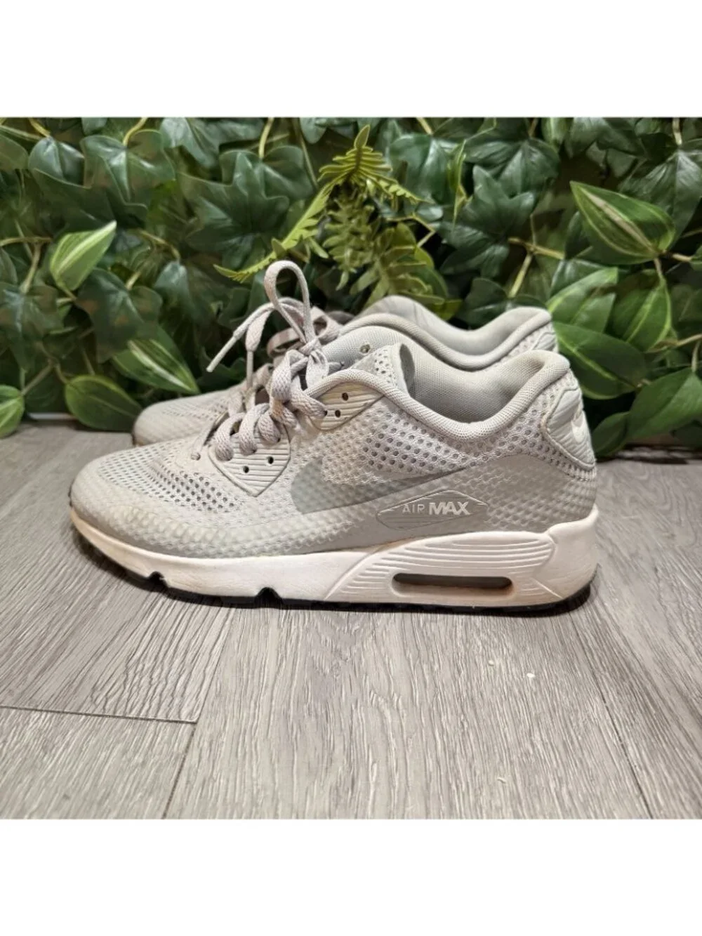 Nike Air Max 90 ‘Wolf Grey’ Kids Sneakers  833475-002- SZ 7 Y- 8.5 W